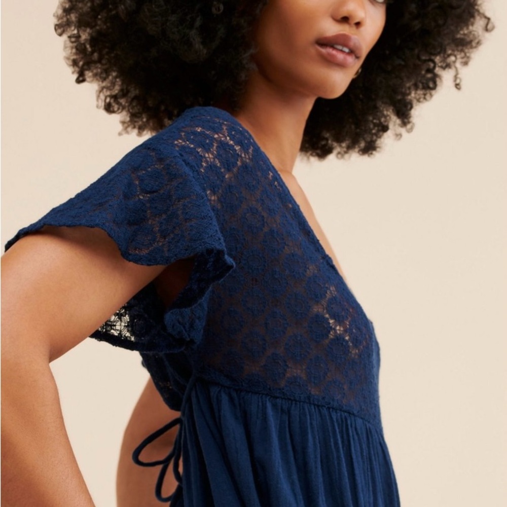 Free-est Bring the Romance Midi Dress Navy Lace